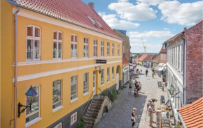2 Bedroom Cozy Apartment In Ebeltoft
